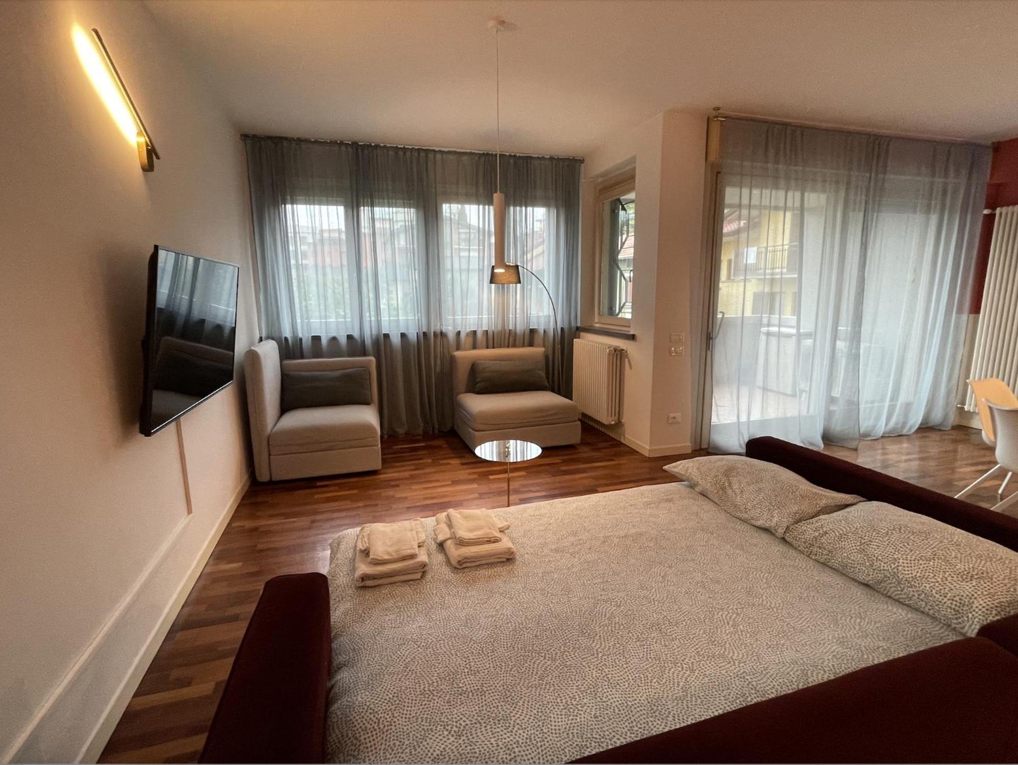 Suite Apartment 1 - Jacuzzi bath - Free parking Seriate Buitenkant foto