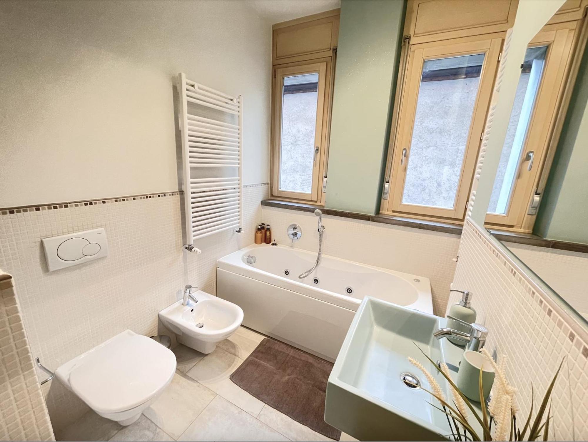 Suite Apartment 1 - Jacuzzi bath - Free parking Seriate Buitenkant foto