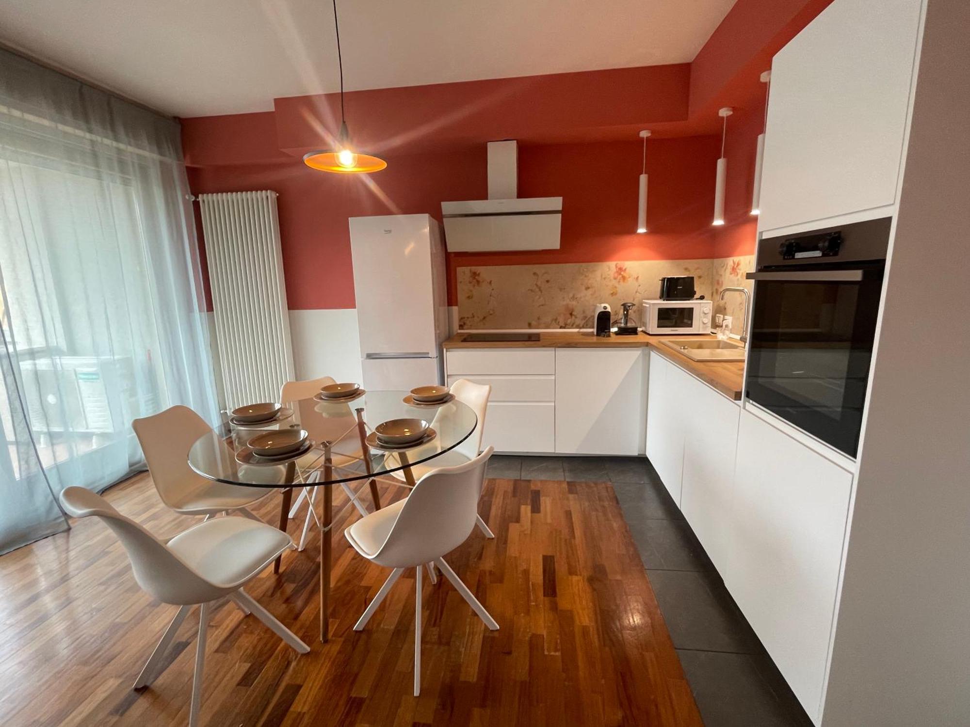 Suite Apartment 1 - Jacuzzi bath - Free parking Seriate Buitenkant foto